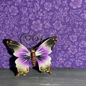 B62 Vintage Signed KOREA Colorful Gold Tone BUTTERFLY FLIGHT Insect Brooch Pin